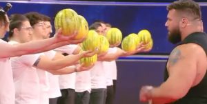 El strongman Roberto Rodríguez participa de nuevo en el Guiness